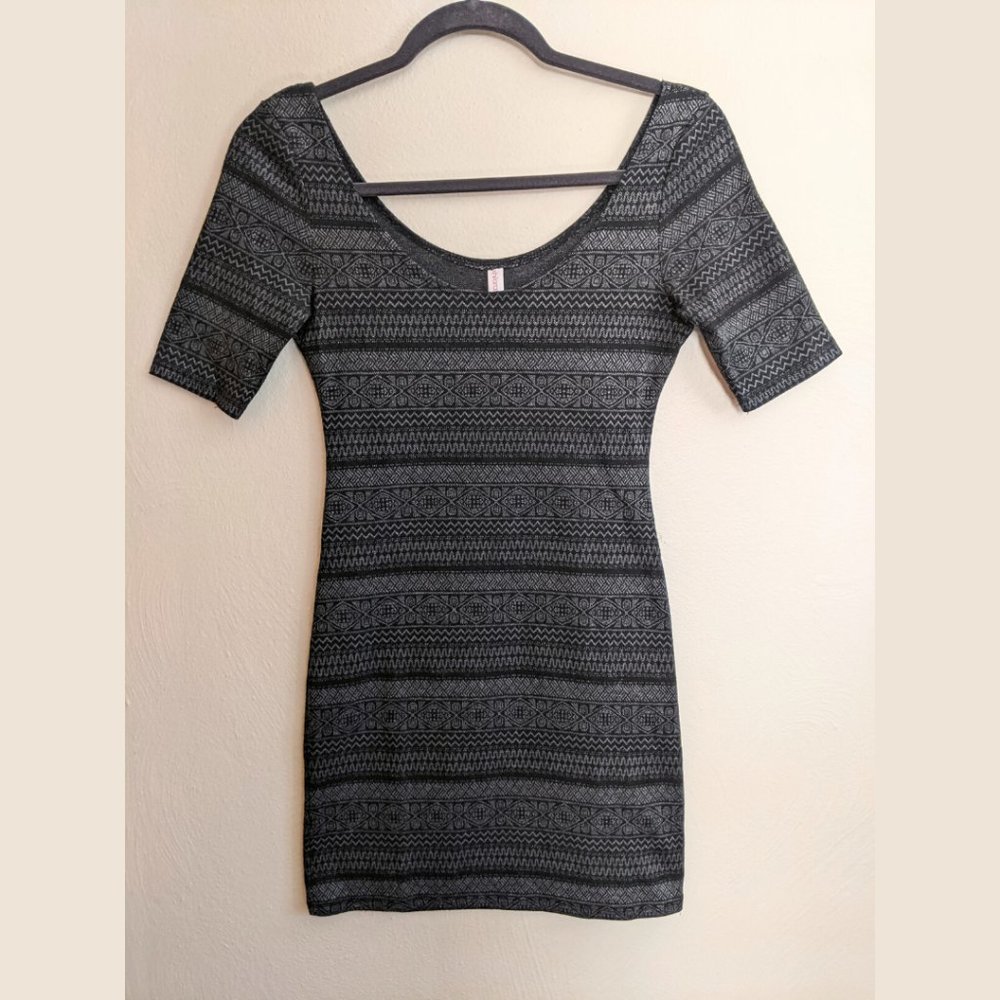 Black & Grey / Bodycon Dress / Short Sleeves / Size: Small / Xhilaration